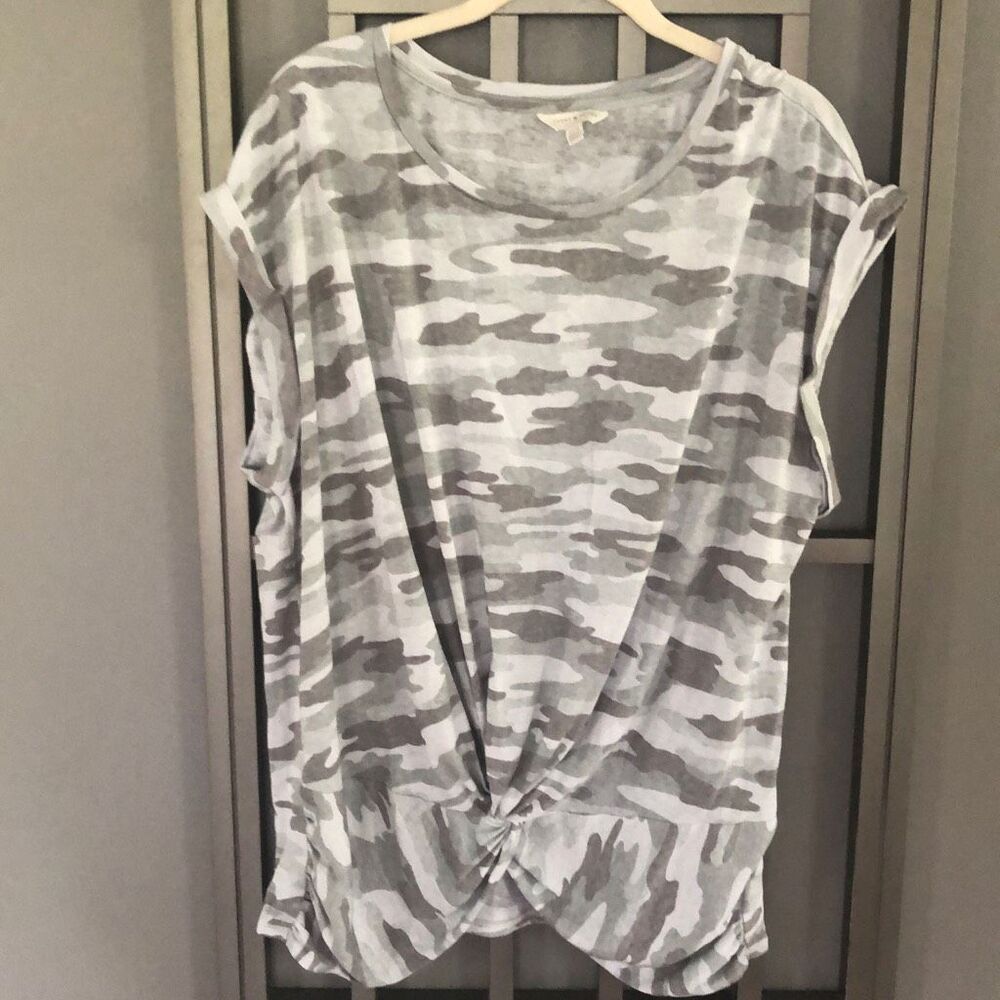 Lucky Brand Soft, camo Twist front sleeveless top size 1X ￼